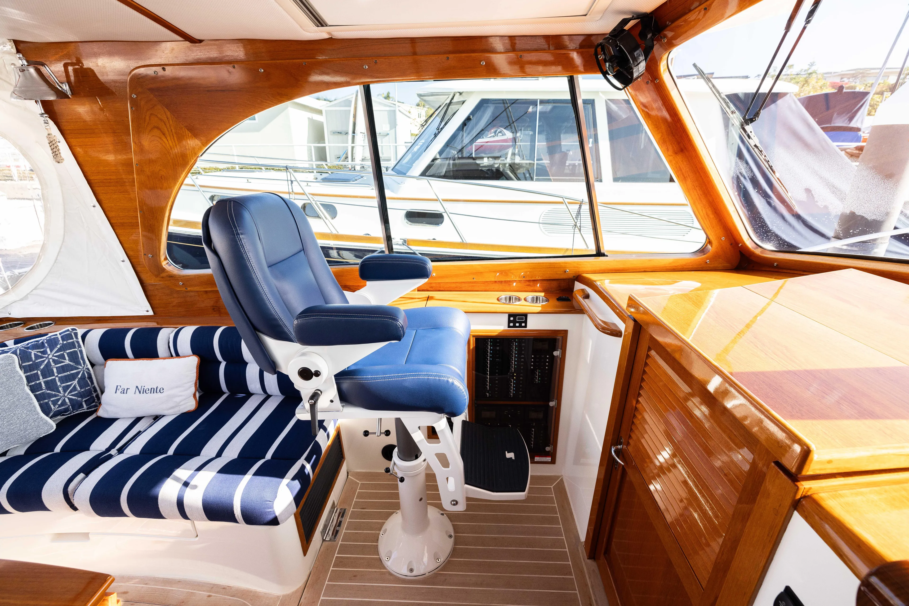 Far Niente Yacht Photos Pics 