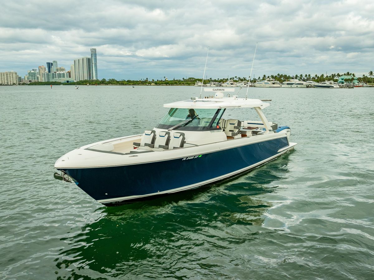 2021 Tiara Sport 43 