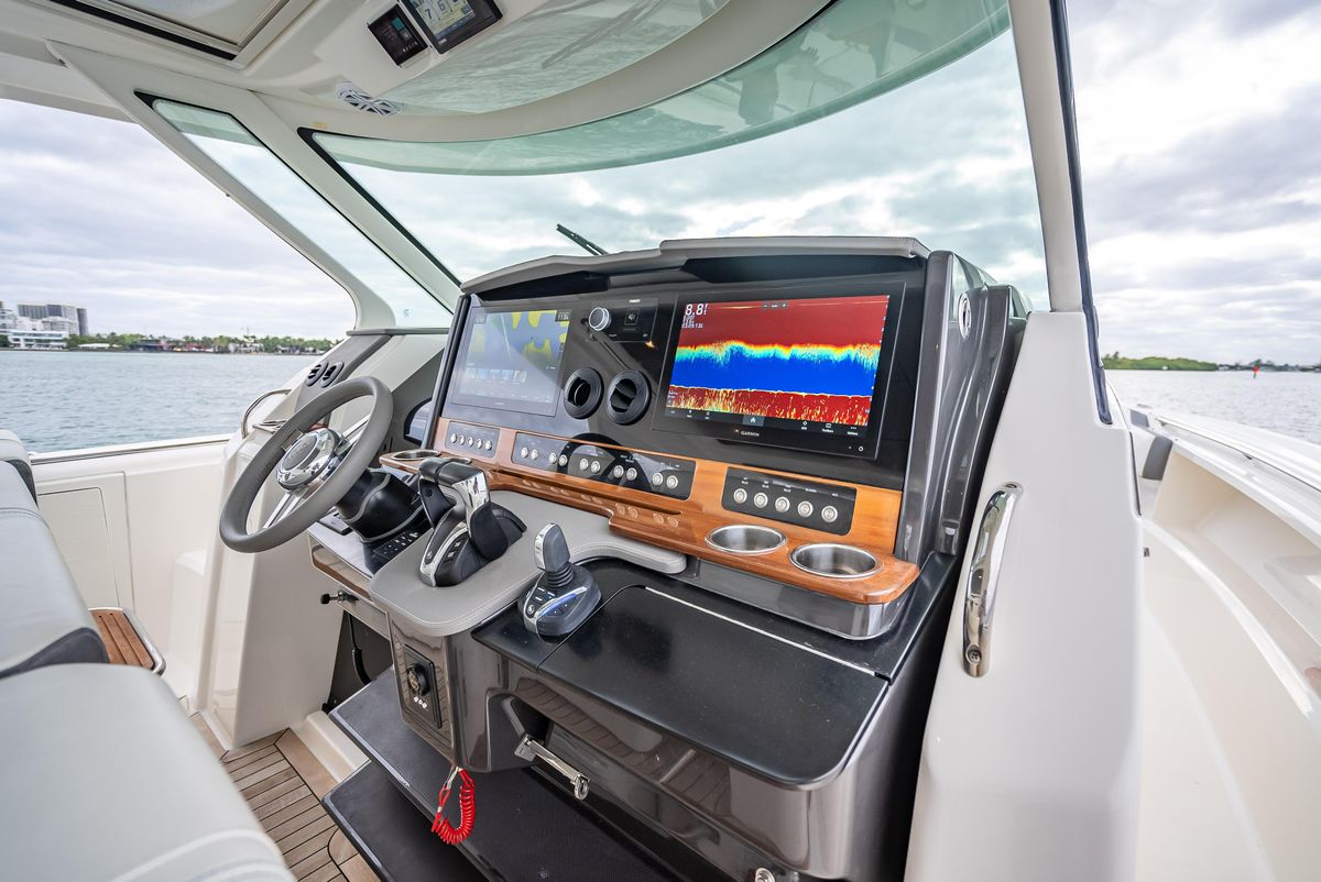 2021 Tiara Sport 43 