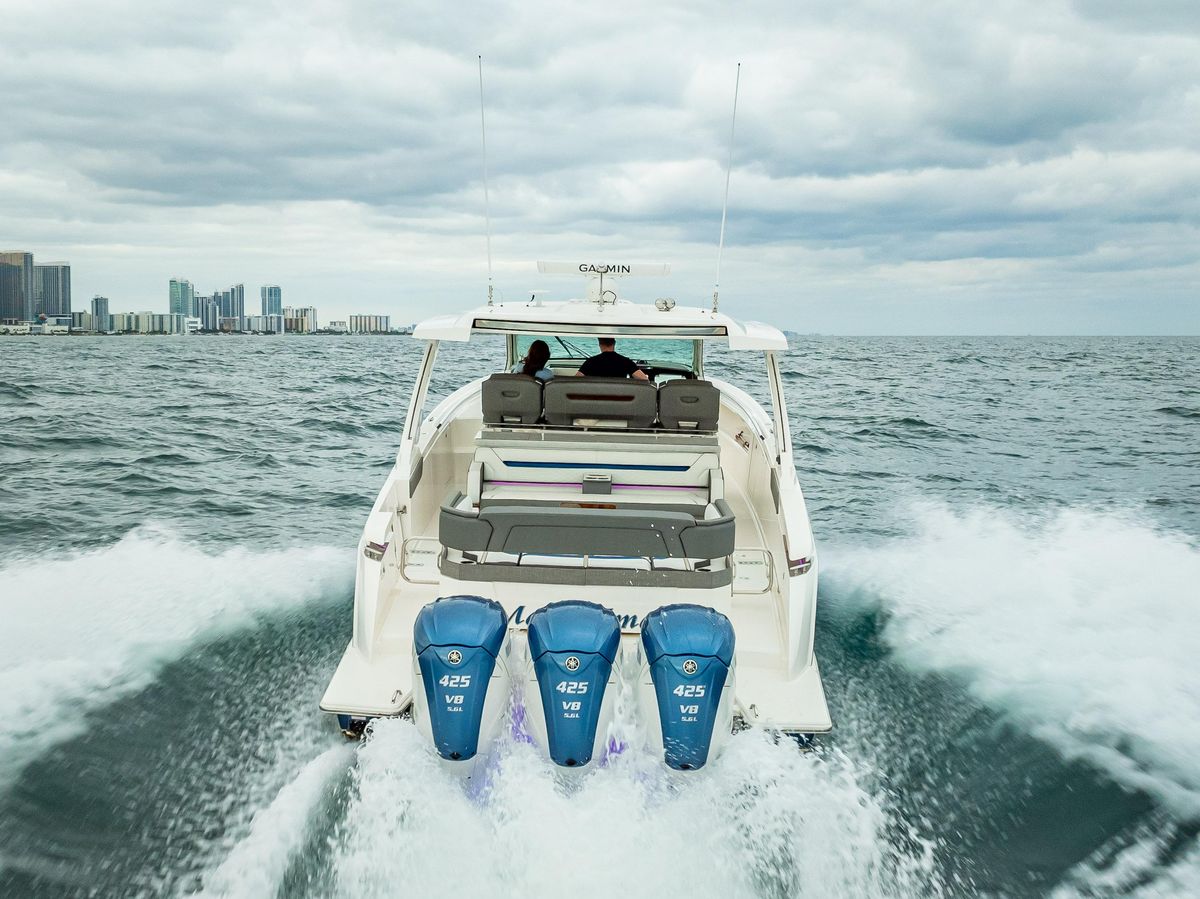 2021 Tiara Sport 43 