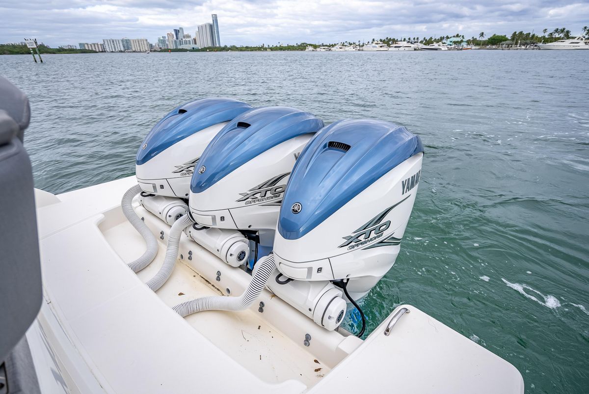 2021 Tiara Sport 43 