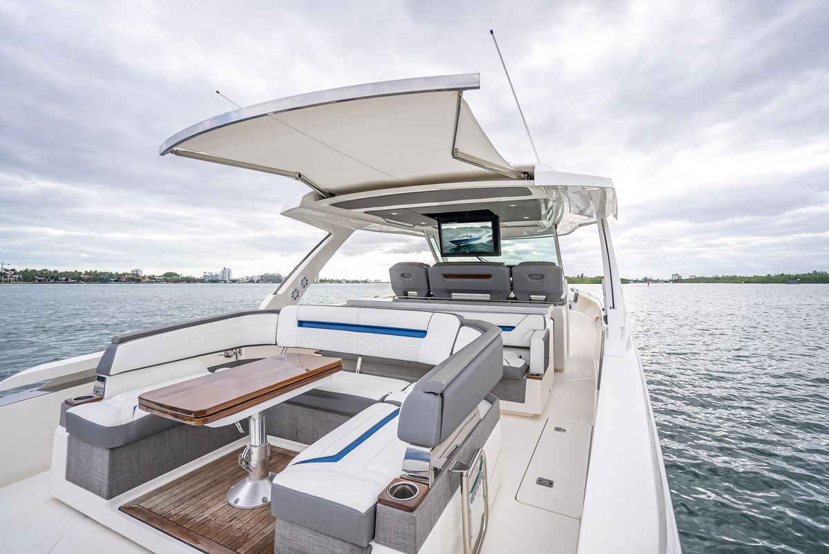 2021 Tiara Sport 43 