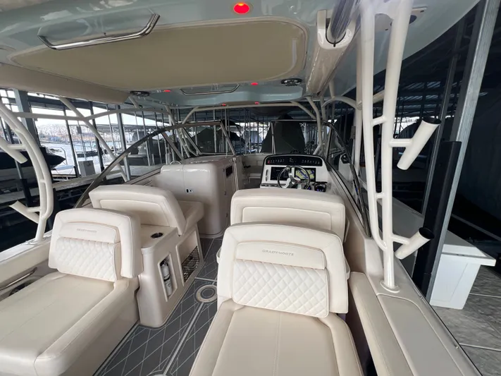 2025 Grady-white 307 Freedom Yacht Photos Pics 