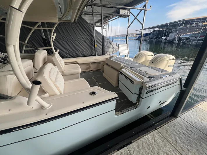 2025 Grady-white 307 Freedom Yacht Photos Pics 