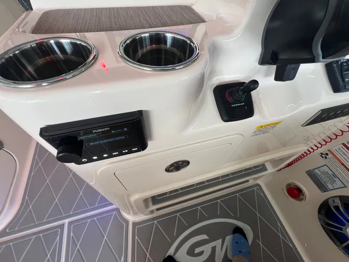 2025 Grady-white 307 Freedom Yacht Photos Pics 