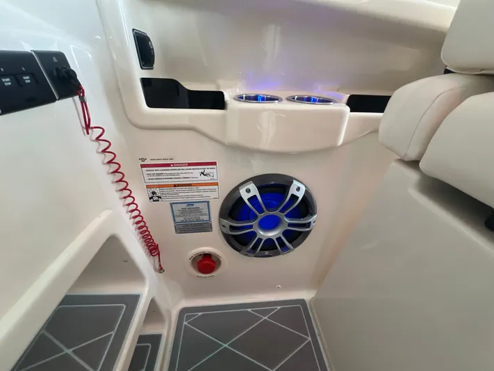 2025 Grady-white 307 Freedom Yacht Photos Pics 