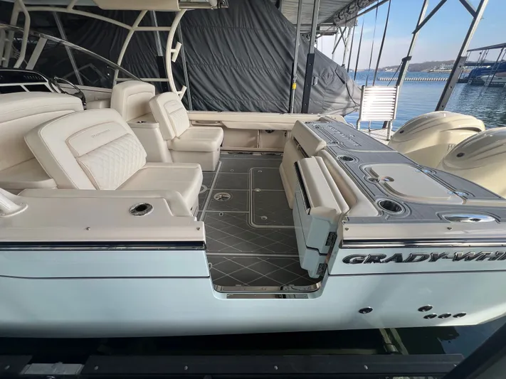 2025 Grady-white 307 Freedom Yacht Photos Pics 