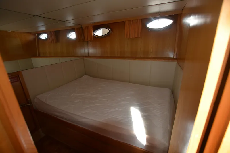 Ginny Yacht Photos Pics 