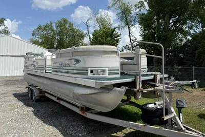 Smoker Craft 8526 Pleasure Isle I/O