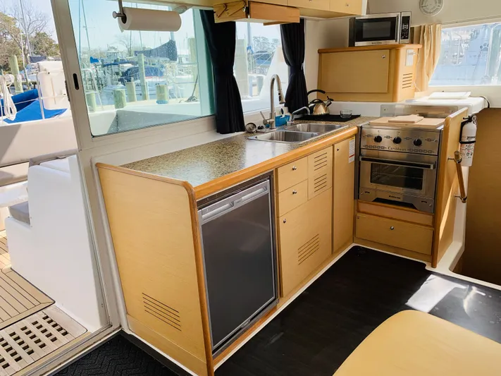 Mary Doll Yacht Photos Pics 