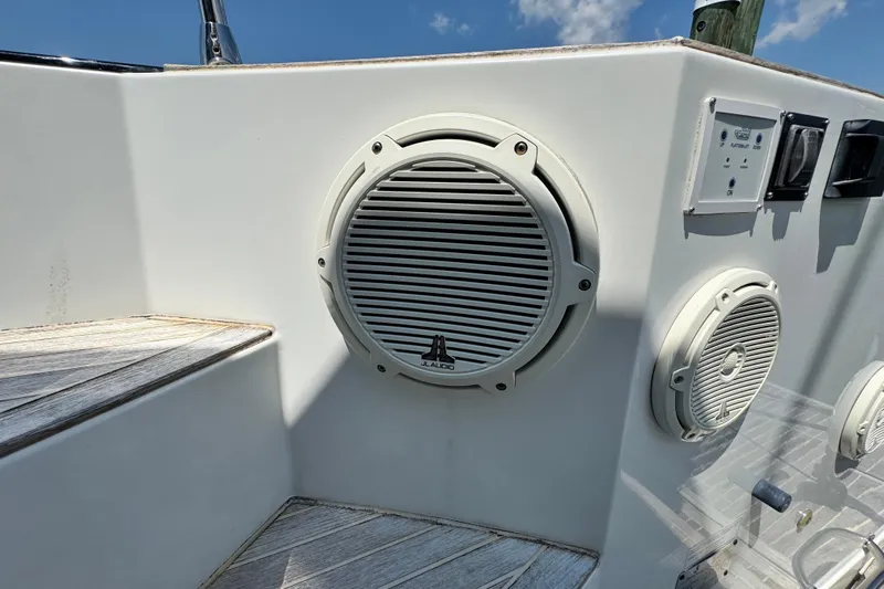  Yacht Photos Pics 2018 Beneteau Gran Turismo 46 boat speakers and control panel on deck.