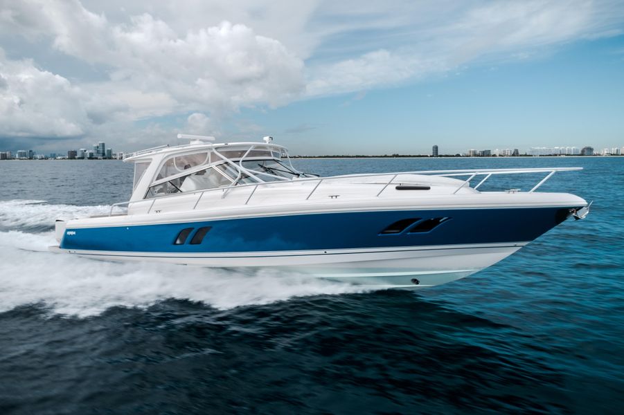 2017 Intrepid 475 Sport Yacht