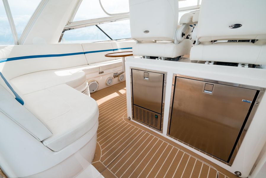 2017 Intrepid 475 Sport Yacht