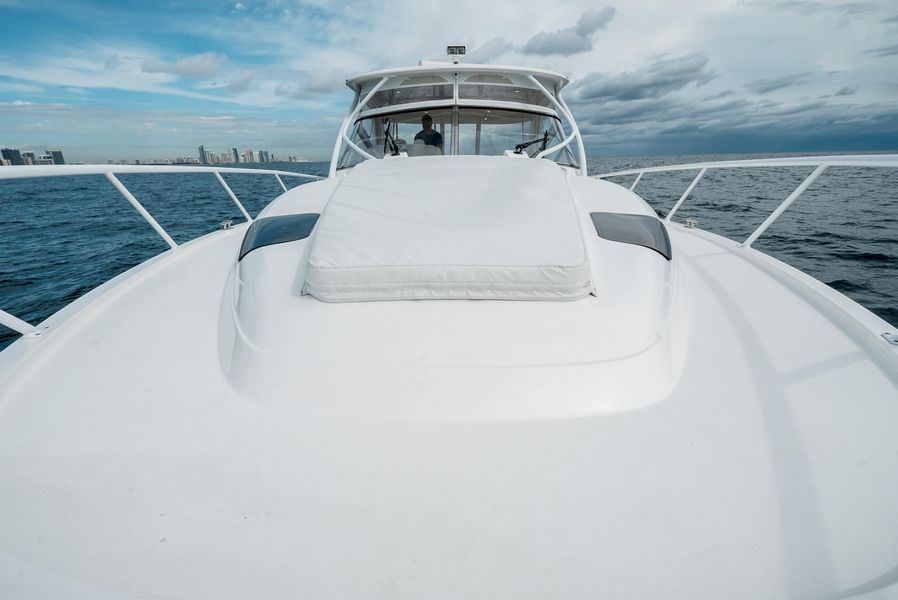 2017 Intrepid 475 Sport Yacht