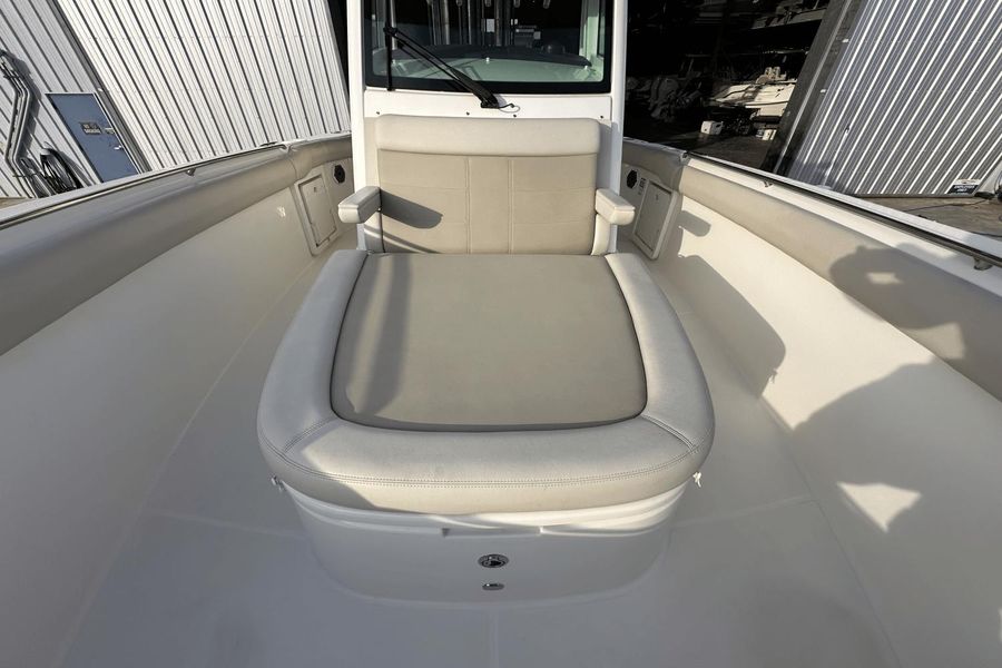 2022 Boston Whaler 330 Outrage