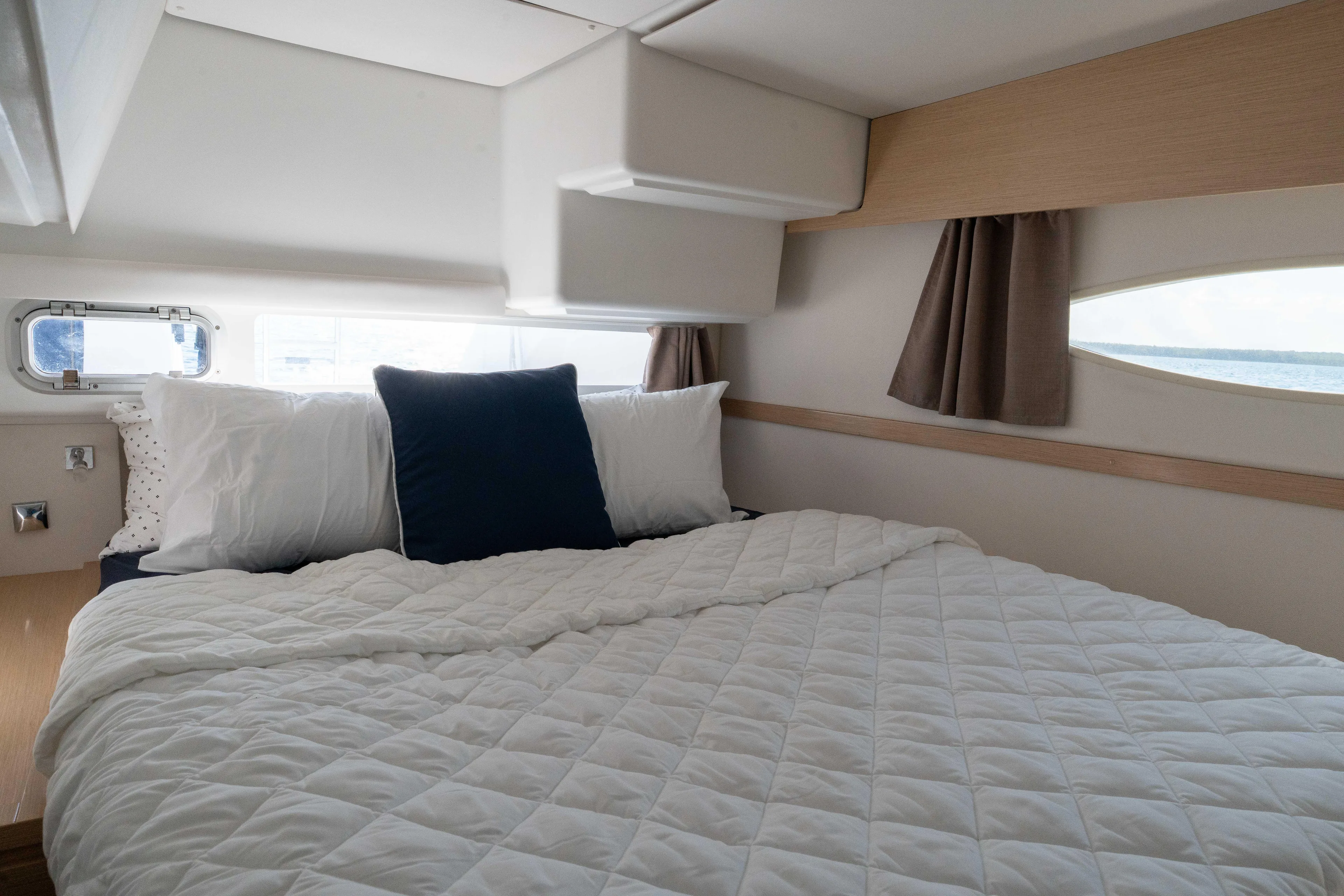 Haven Yacht Photos Pics 