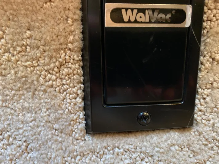  Yacht Photos Pics Wall vacuum outlet on carpeted surface in 2005 Formula 34 Performance Cruiser.