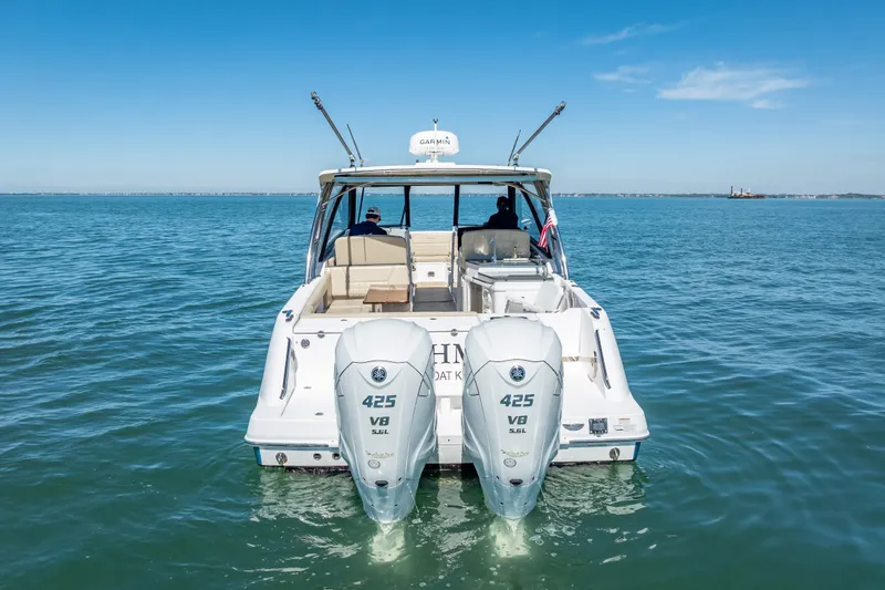 Kashmir Yacht Photos Pics 2019 Everglades 340 Dual Console boat on open water, featuring twin 425 V8 engines.