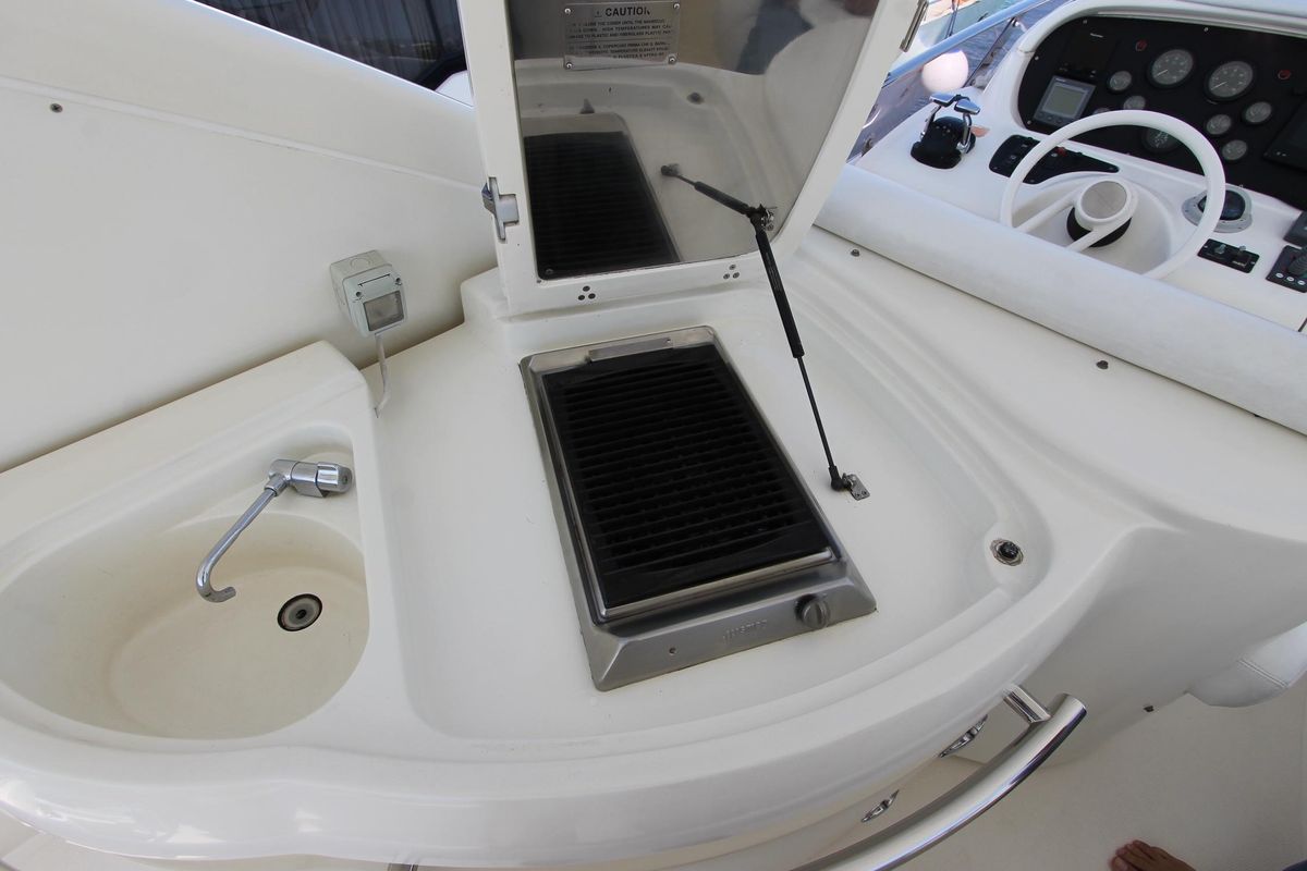 2004 Azimut 63 