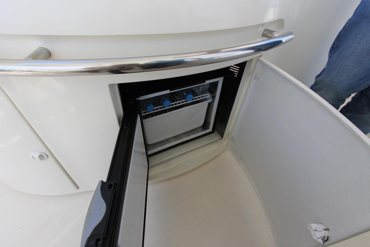 2004 Azimut 63 