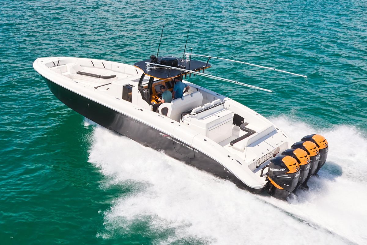 2016 Midnight Express 43 