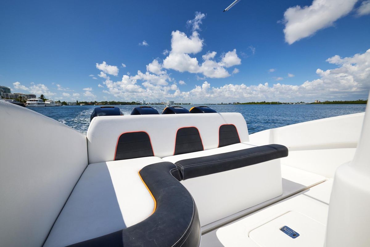 2016 Midnight Express 43 