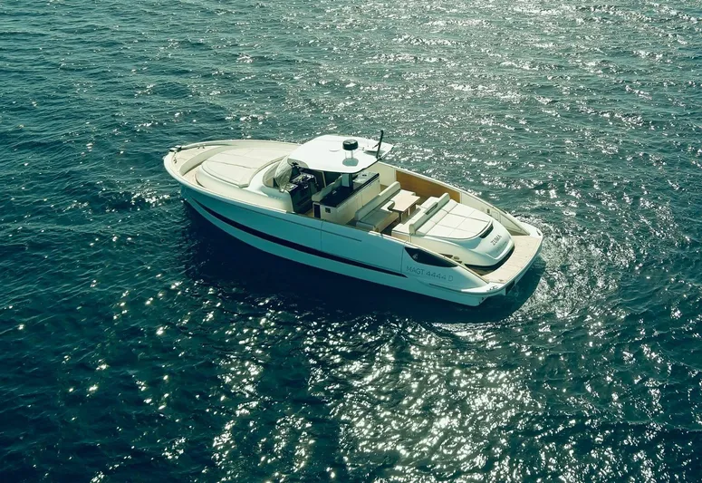 Zuma Yacht Photos Pics 