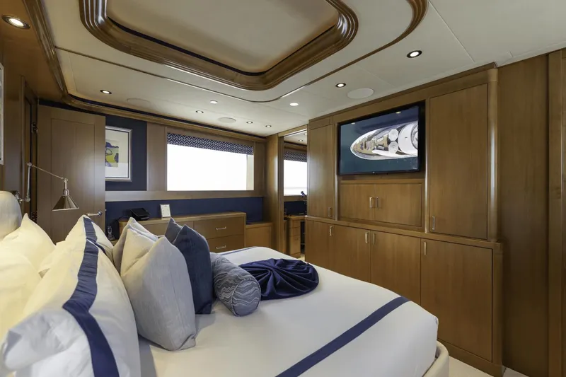 Far Niente Yacht Photos Pics 