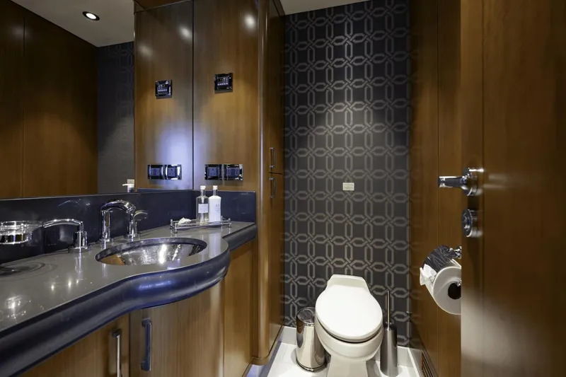 Far Niente Yacht Photos Pics 