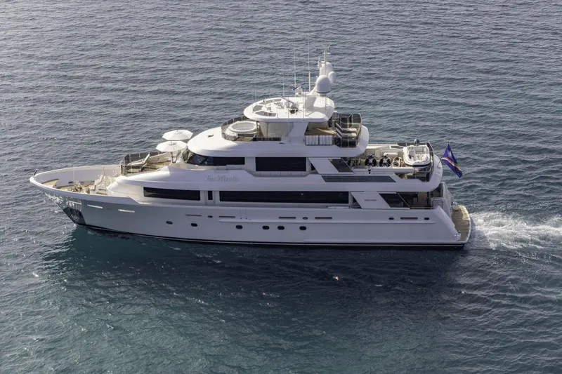 Far Niente Yacht Photos Pics 