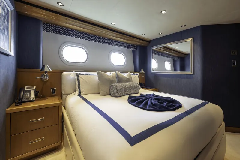 Far Niente Yacht Photos Pics 