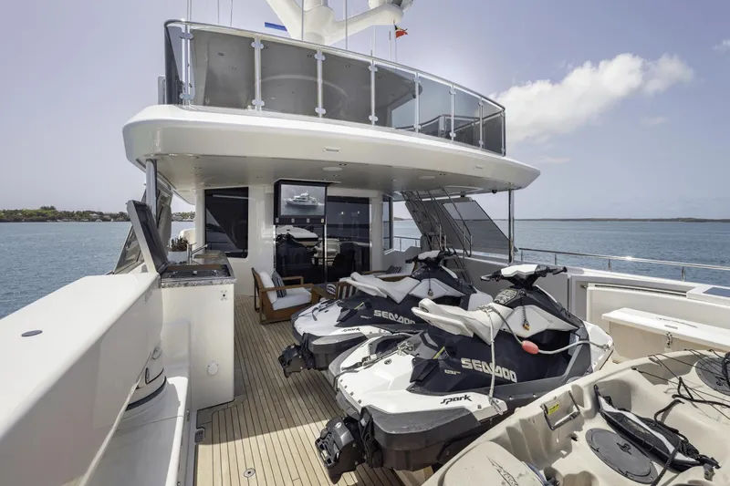 Far Niente Yacht Photos Pics 