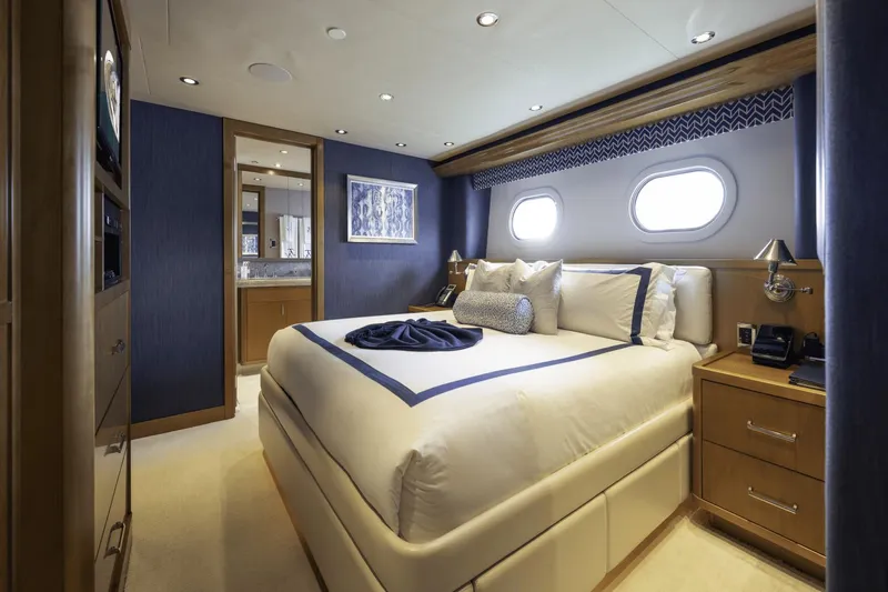 Far Niente Yacht Photos Pics 