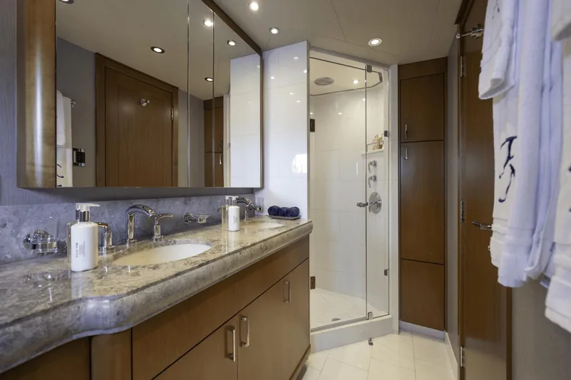 Far Niente Yacht Photos Pics 