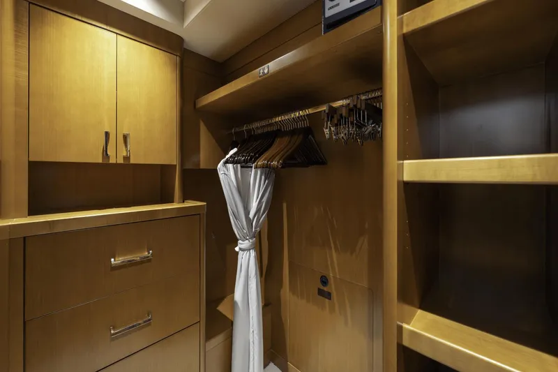 Far Niente Yacht Photos Pics 