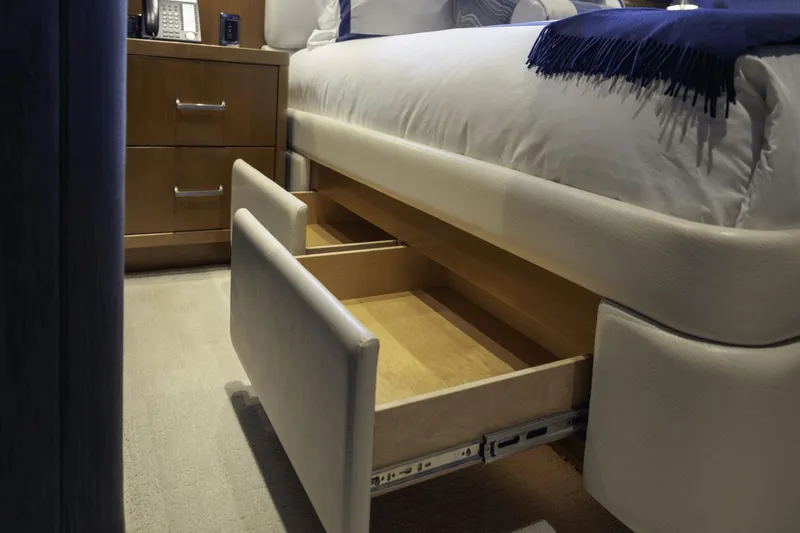 Far Niente Yacht Photos Pics 