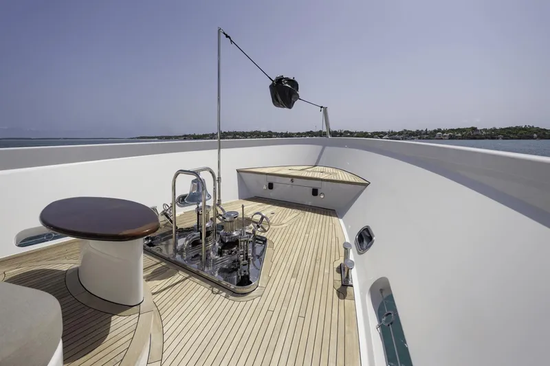 Far Niente Yacht Photos Pics 