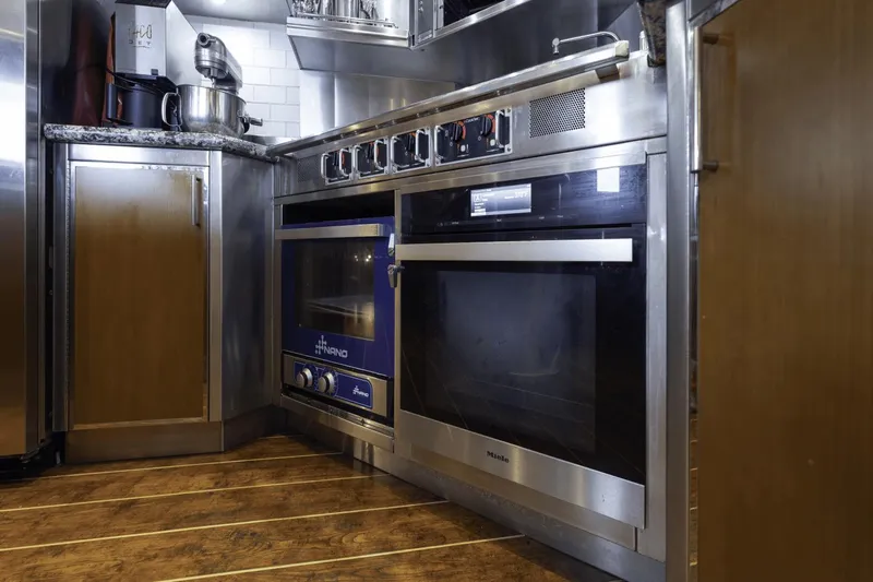 Far Niente Yacht Photos Pics 