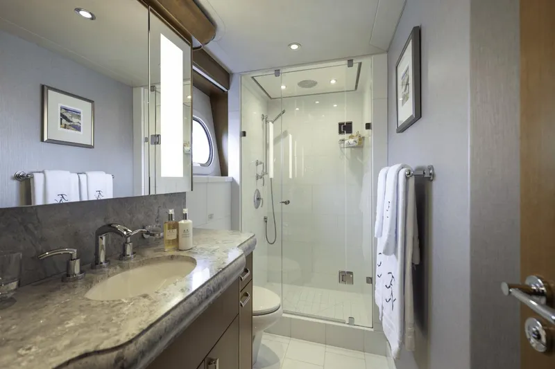 Far Niente Yacht Photos Pics 