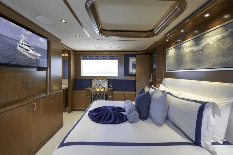 Far Niente Yacht Photos Pics 