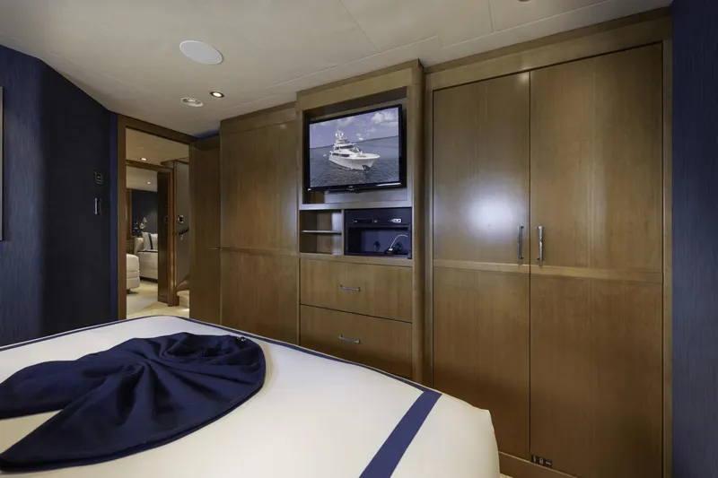 Far Niente Yacht Photos Pics 