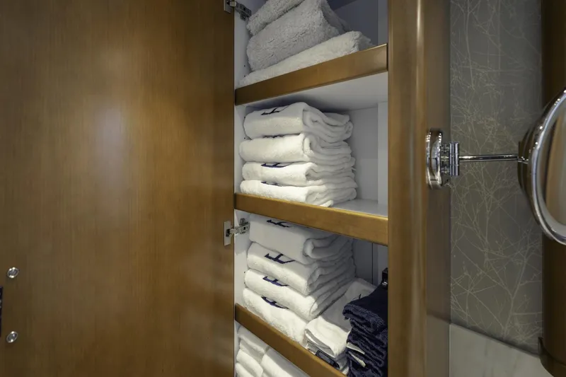 Far Niente Yacht Photos Pics 