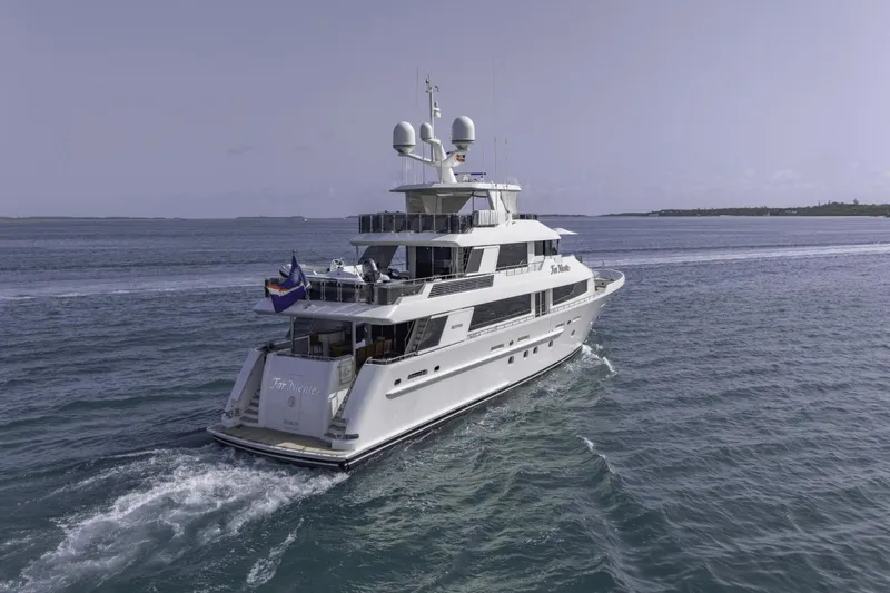 Far Niente Yacht Photos Pics 