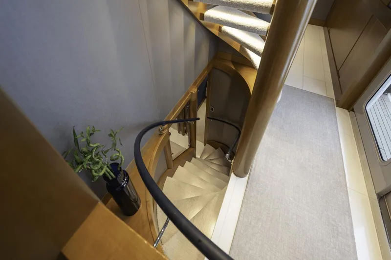 Far Niente Yacht Photos Pics 