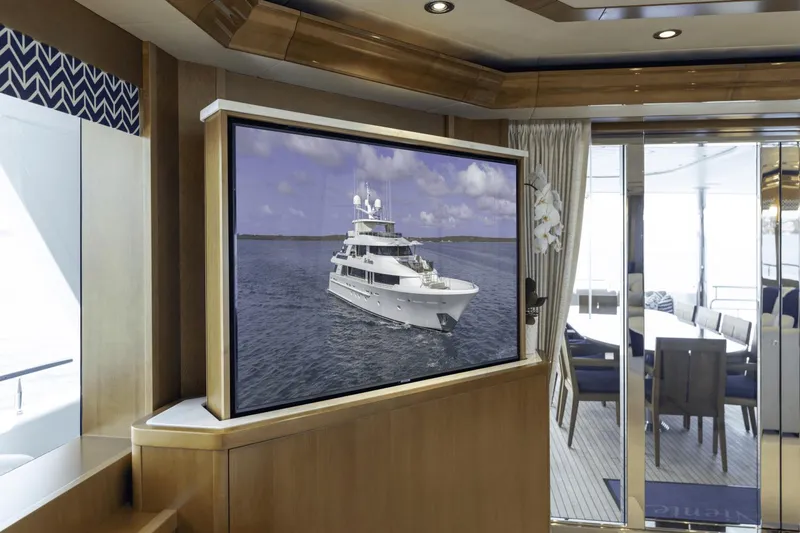 Far Niente Yacht Photos Pics 