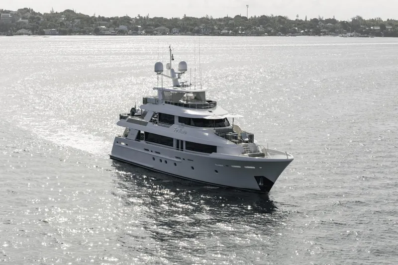 Far Niente Yacht Photos Pics 