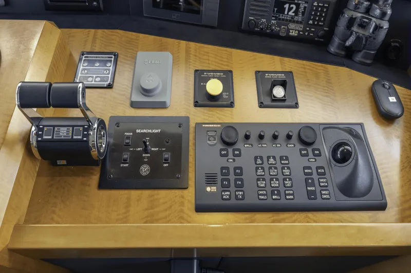 Far Niente Yacht Photos Pics 