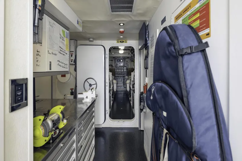 Far Niente Yacht Photos Pics 