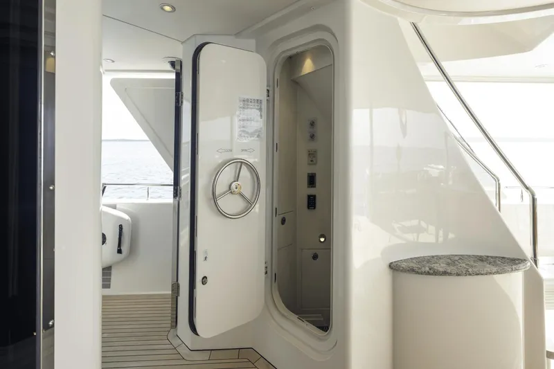 Far Niente Yacht Photos Pics 