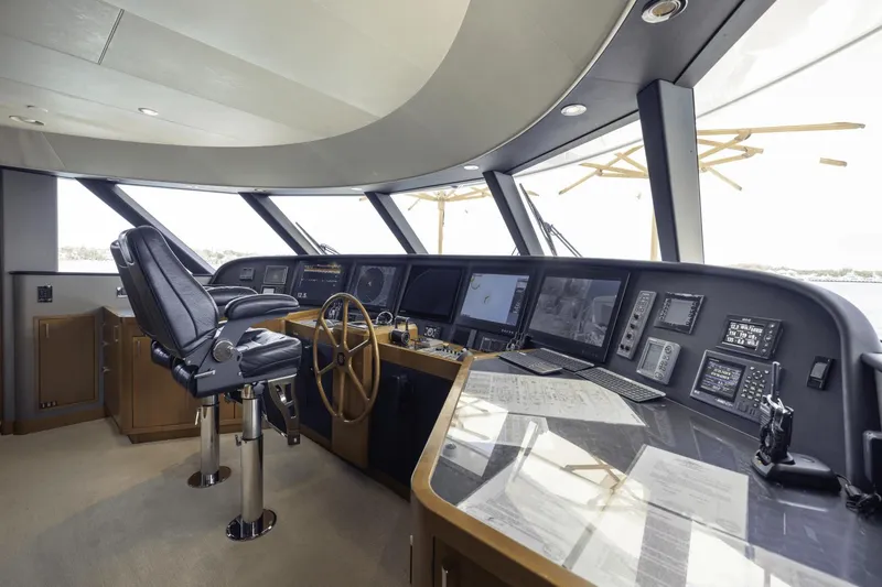 Far Niente Yacht Photos Pics 